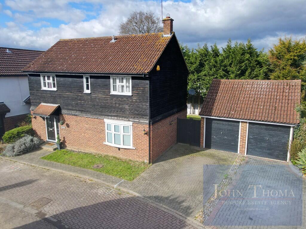 4 bed Detached for rent in Chigwell. From John Thoma Bespoke Estate Agency - Chigwell Branch