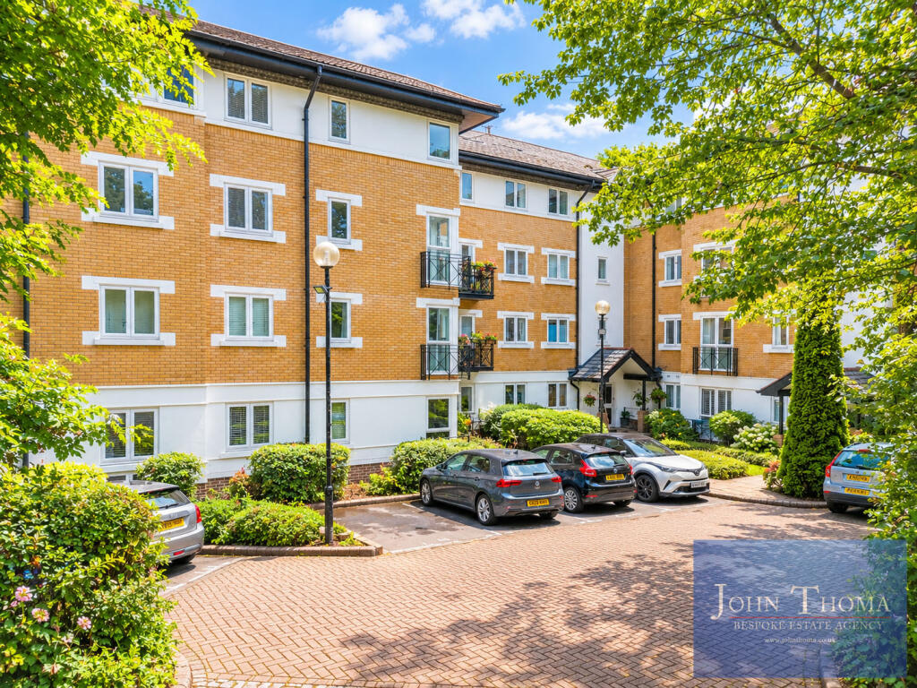 2 bed Apartment for rent in London. From John Thoma Bespoke Estate Agency - Chigwell Branch