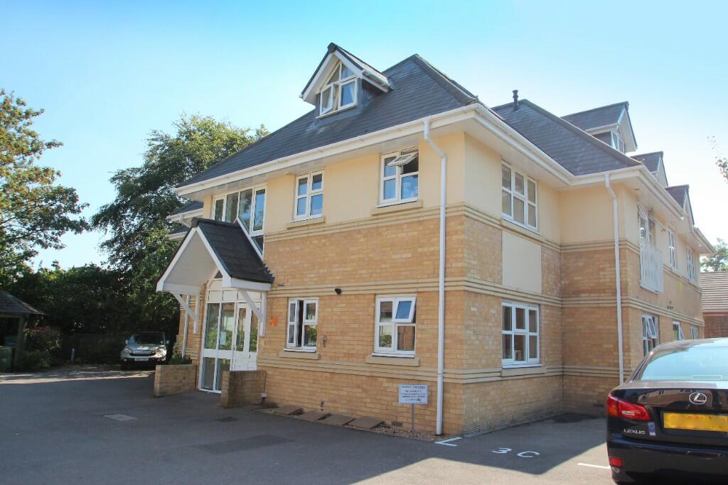 2 bed Apartment for rent in Redhill. From James Dean - Reigate