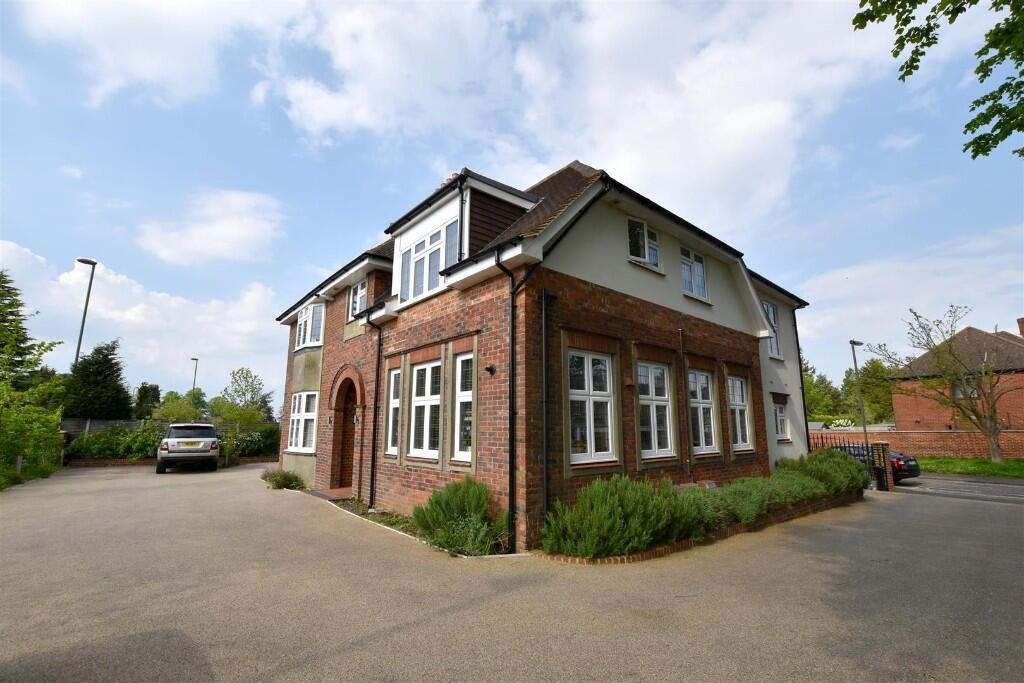 1 bed House (unspecified) for rent in Banstead. From JamesDean Estate Agents - Reigate 1 bed House (unspecified) for rent in Banstead. From JamesDean Estate Agents - Reigate