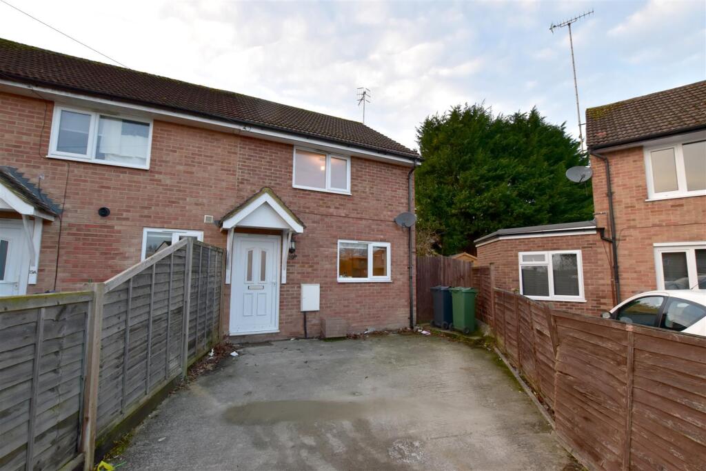 2 bed End of Terrace for rent in Redhill. From JamesDean Estate Agents - Reigate