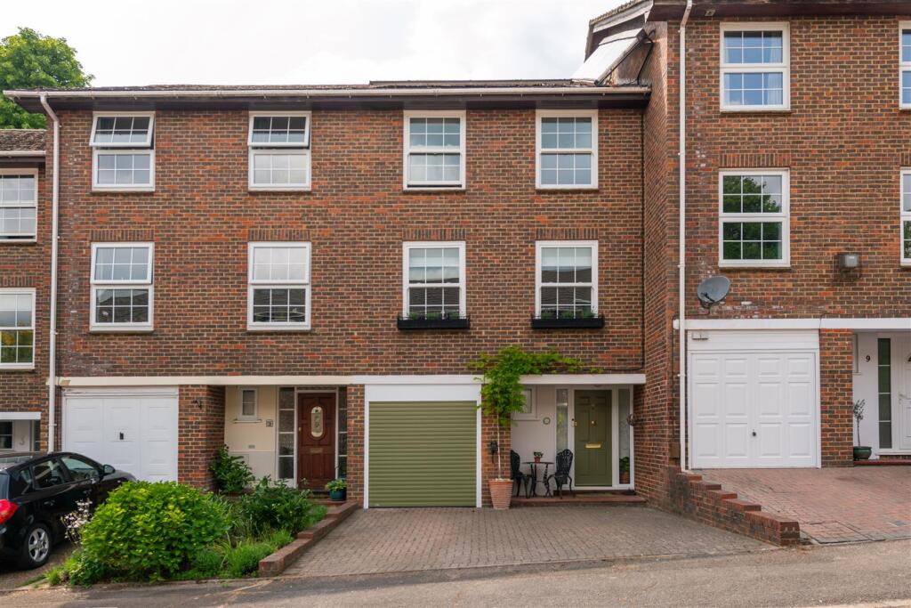 0 bed Town House for rent in Redhill. From JamesDean Estate Agents - Reigate