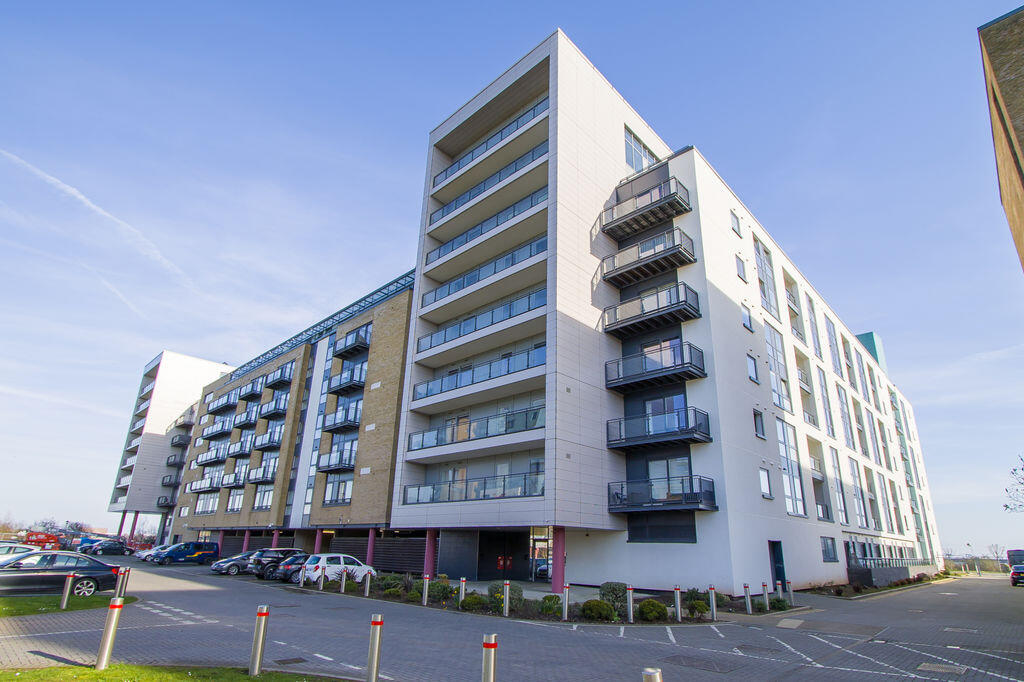 2 bed 1st Floor Flat for rent in Cardiff. From David Baker - Penarth