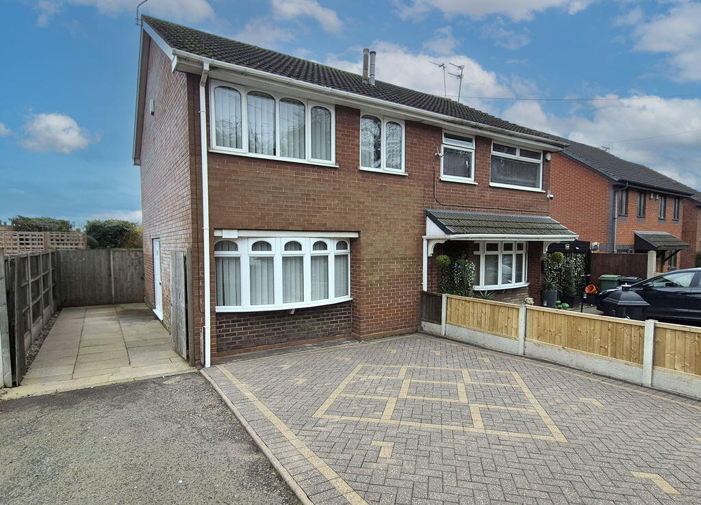 3 bed Semi Detached for rent in Bloxwich. From Paul Carr - Streetly 3 bed Semi Detached for rent in Bloxwich. From Paul Carr - Streetly