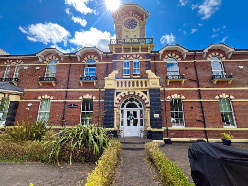 1 bed 1st Floor Flat for rent in Edial. From Paul Carr - Streetly