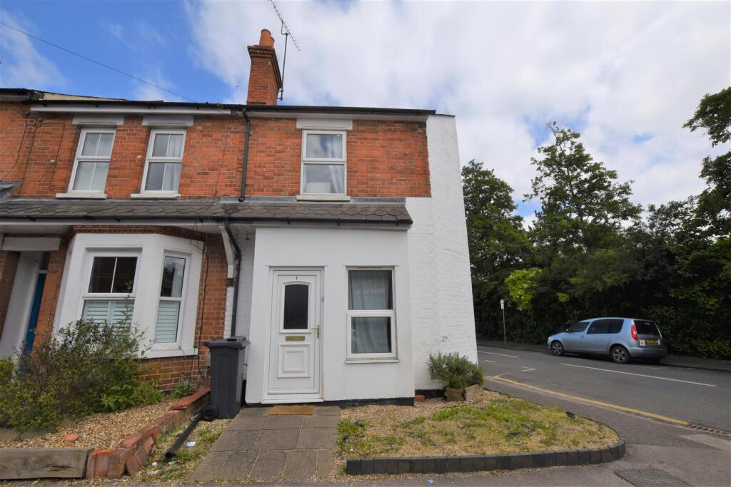 3 bed Semi Detached for rent in Chalkhouse Green. From Walmsley Estate Agents - Caversham 3 bed Semi Detached for rent in Chalkhouse Green. From Walmsley Estate Agents - Caversham
