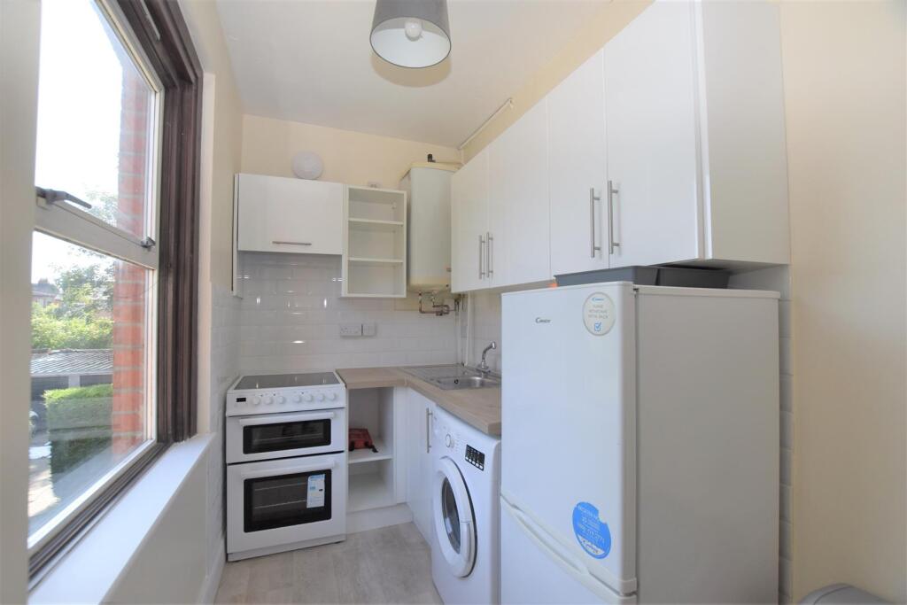 0 bed Studio for rent in Reading. From Walmsley Estate Agents - Caversham