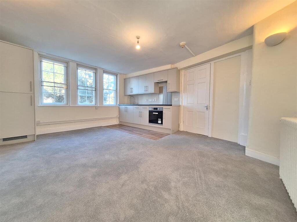 1 bed 1st Floor Flat for rent in Reading. From Walmsley Estate Agents - Caversham