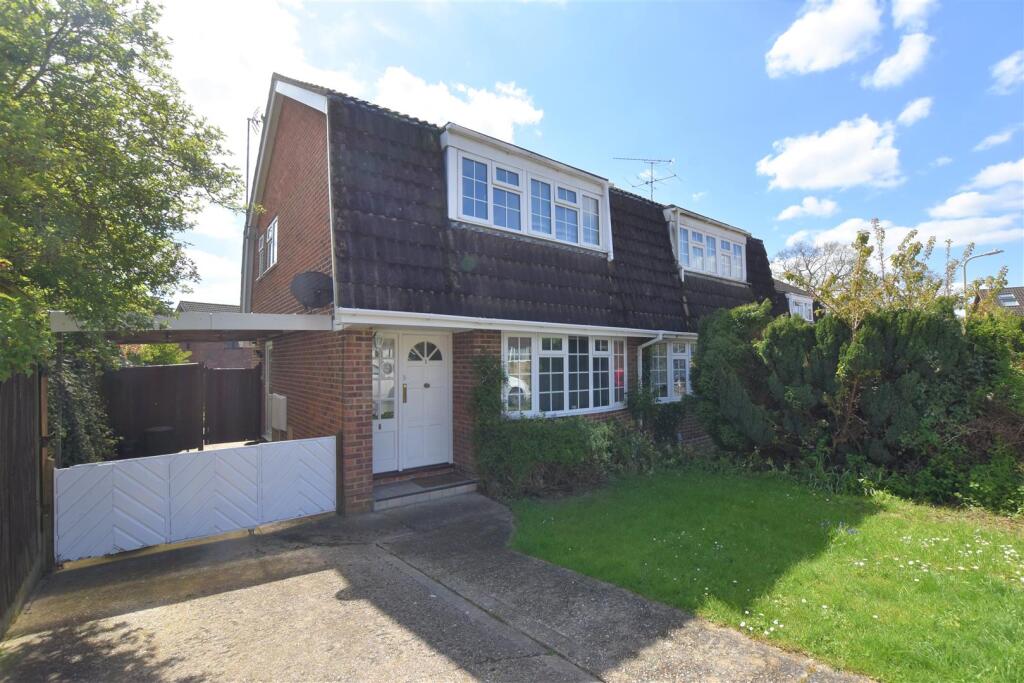 3 bed Semi Detached for rent in Shinfield. From Walmsley Estate Agents - Caversham