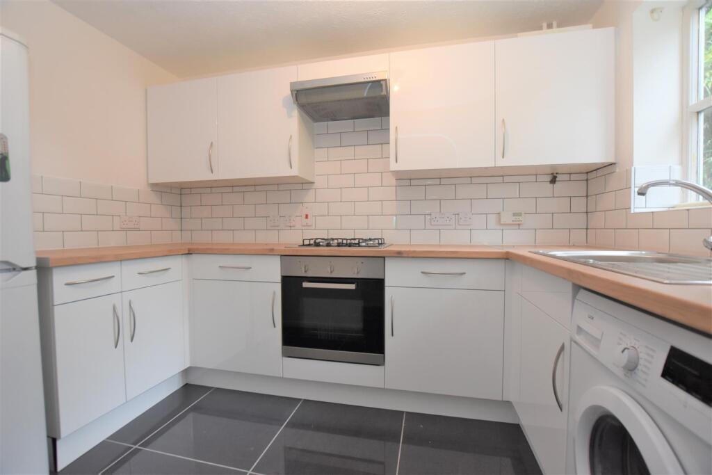 2 bed Semi Detached for rent in Reading. From Walmsley Estate Agents - Caversham