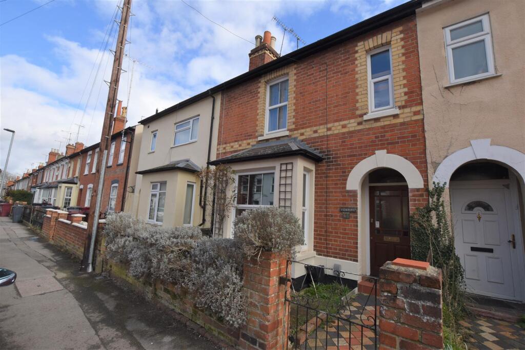 3 bed Mid Terraced House for rent in Reading. From Walmsley Estate Agents - Caversham