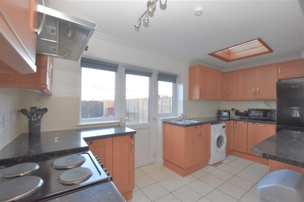 3 bed Mid Terraced House for rent in Sonning. From Walmsley Estate Agents - Caversham 3 bed Mid Terraced House for rent in Sonning. From Walmsley Estate Agents - Caversham