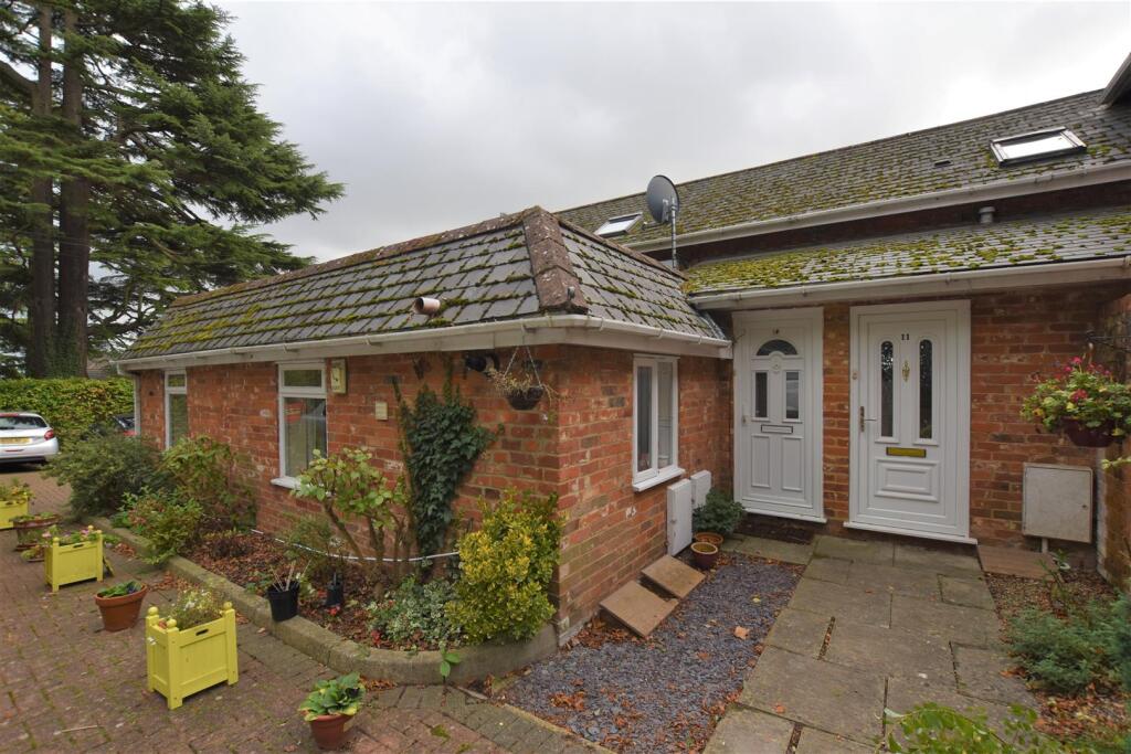 2 bed Apartment for rent in Chazey Heath. From Walmsley Estate Agents - Caversham