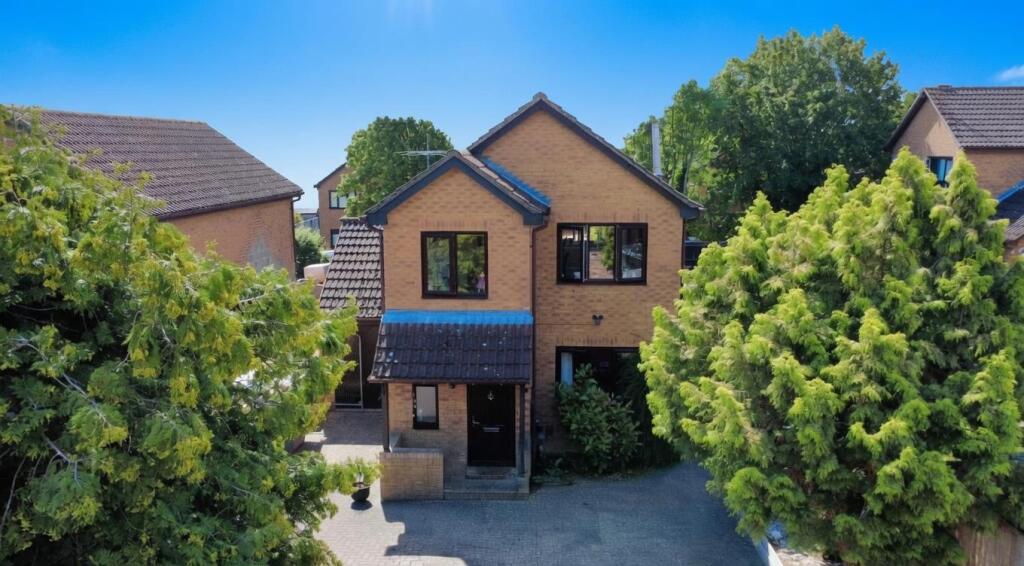 3 bed Detached for rent in Shinfield. From Walmsley Estate Agents - Caversham