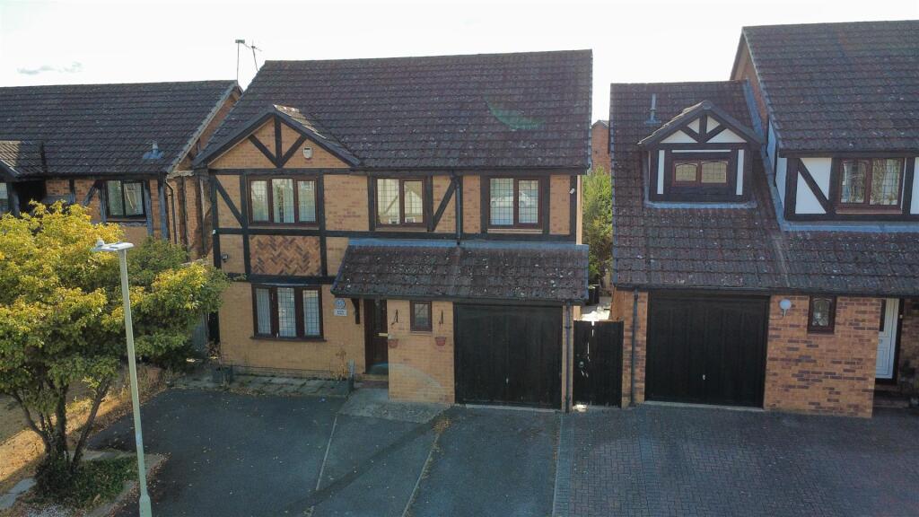 4 bed Detached for rent in Reading. From Walmsley Estate Agents - Caversham 4 bed Detached for rent in Reading. From Walmsley Estate Agents - Caversham