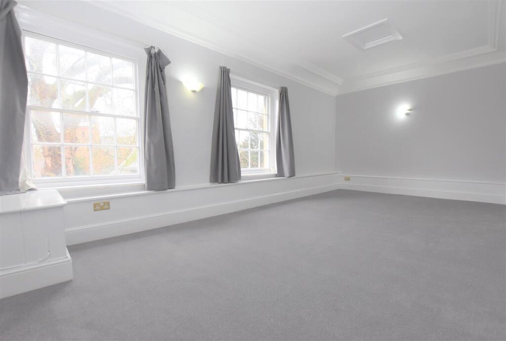 4 bed Studio for rent in Reading. From Walmsley Estate Agents - Caversham 4 bed Studio for rent in Reading. From Walmsley Estate Agents - Caversham
