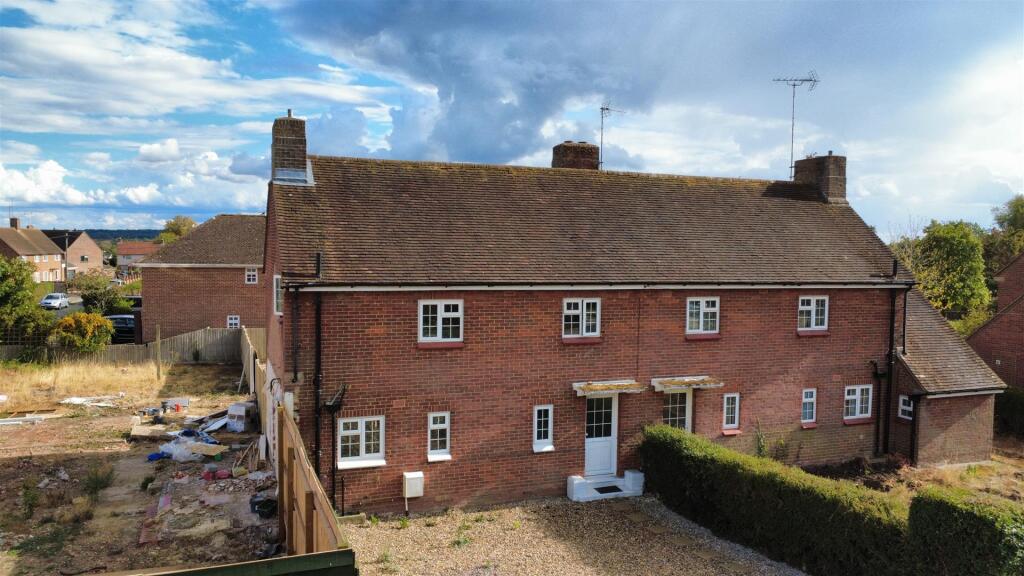 3 bed Semi Detached for rent in Shinfield. From Walmsley Estate Agents - Caversham