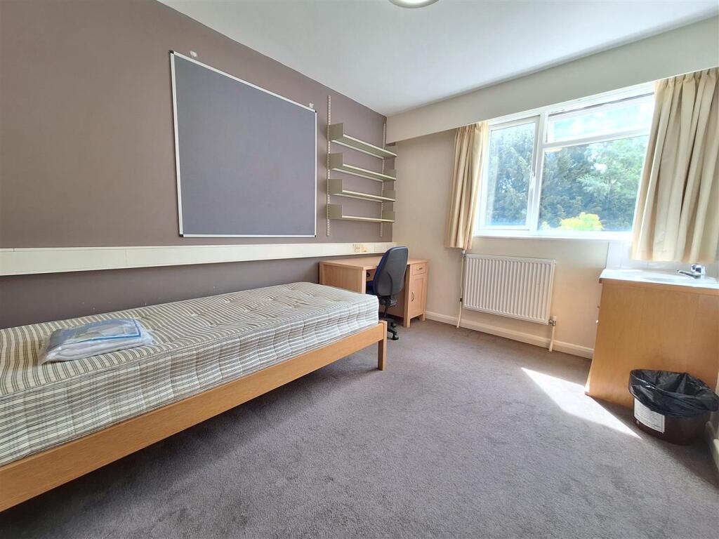 1 bed House Share for rent in Reading. From Walmsley Estate Agents - Caversham
