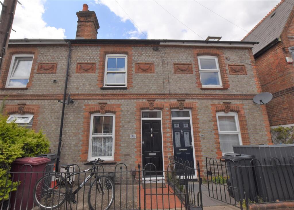2 bed Mid Terraced House for rent in Shinfield. From Walmsley Estate Agents - Caversham 2 bed Mid Terraced House for rent in Shinfield. From Walmsley Estate Agents - Caversham
