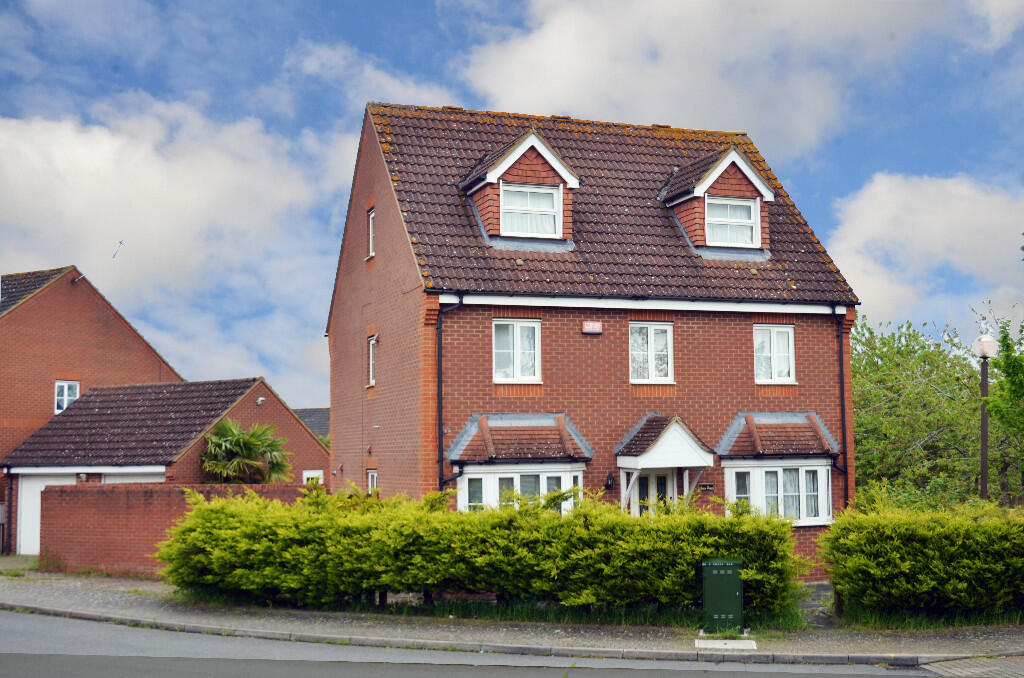 5 bed Detached for rent in Milton Keynes. From Black & White - Milton Keynes