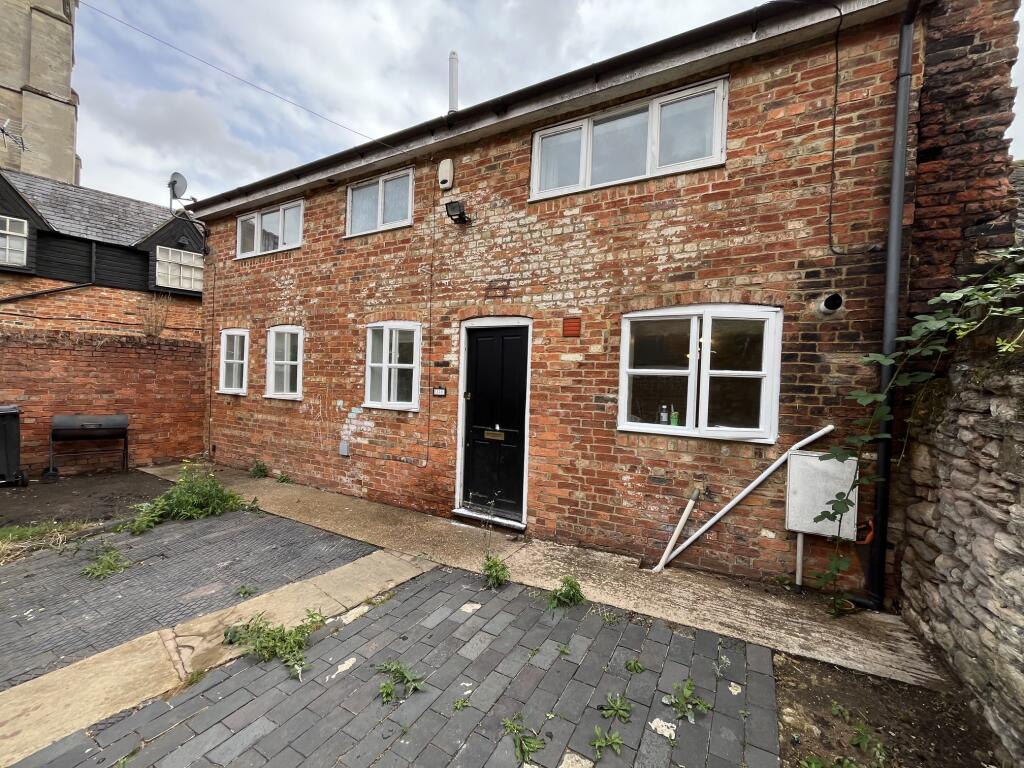 2 bed Semi Detached for rent in Milton Keynes. From Black & White - Milton Keynes