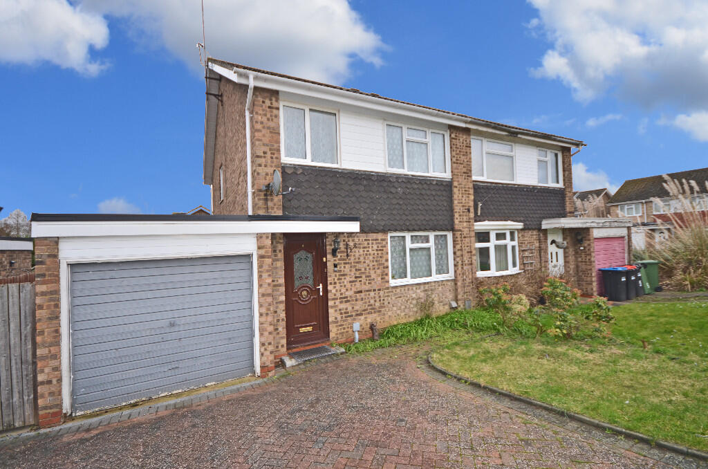 3 bed Semi Detached for rent in Newport Pagnell. From Black & White - Milton Keynes 3 bed Semi Detached for rent in Newport Pagnell. From Black & White - Milton Keynes