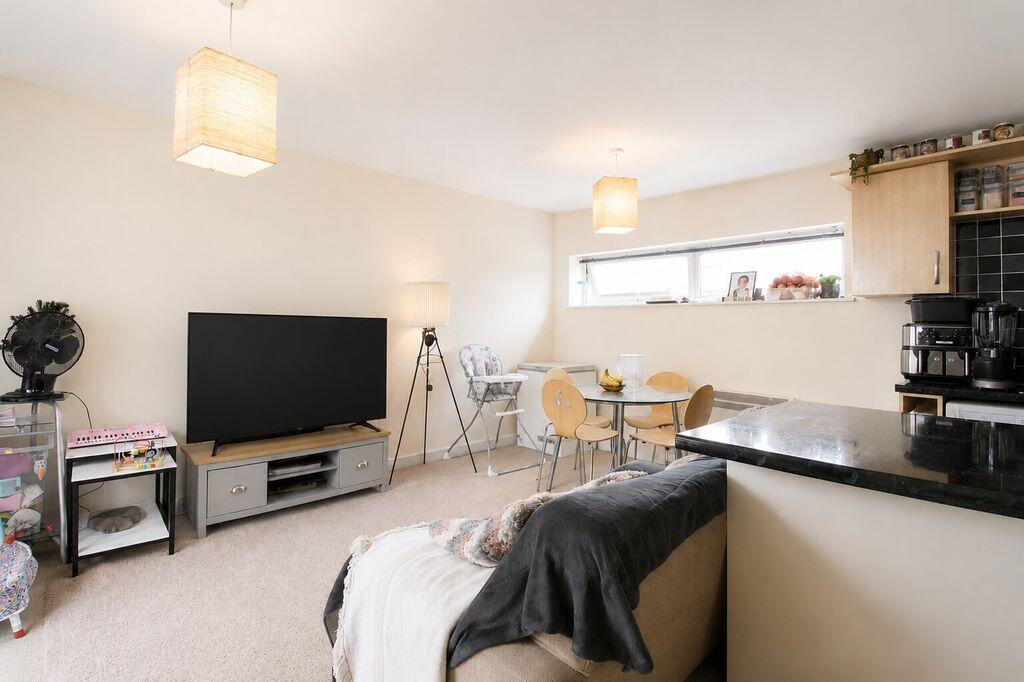 2 bed Apartment for rent in Manchester. From Delisa Miller - Manchester