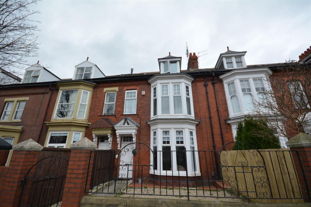 2 bed 1st Floor Flat for rent in Sunderland. From Michael Hodgson - Sunderland