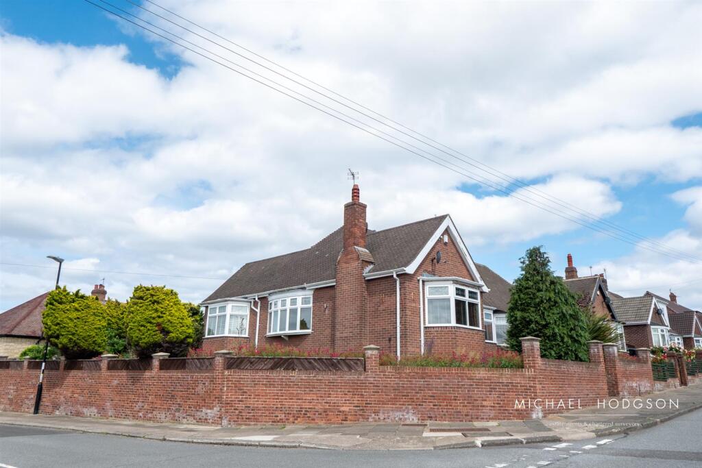 3 bed Semi-detached bungalow for rent in Sunderland. From Michael Hodgson - Sunderland 3 bed Semi-detached bungalow for rent in Sunderland. From Michael Hodgson - Sunderland