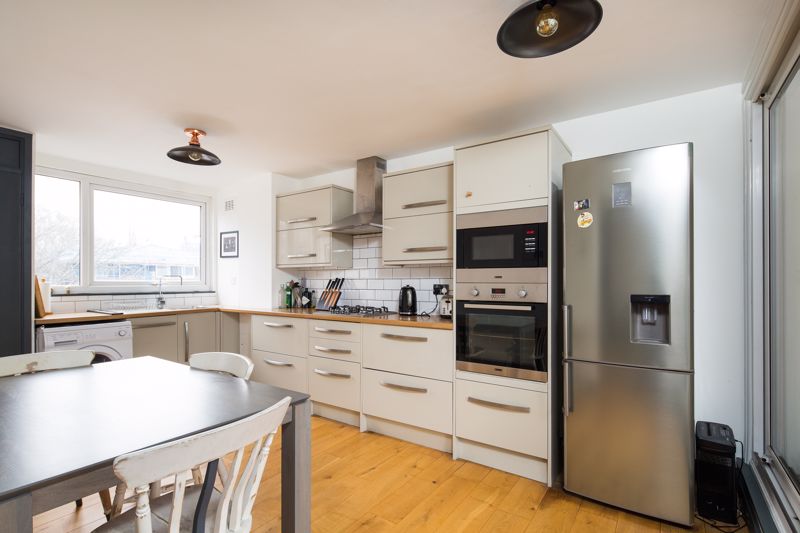 3 bed Flat for rent in London. From Capital Heights