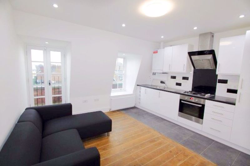 3 bed Upper Floor Flat for rent in London. From Capital Heights