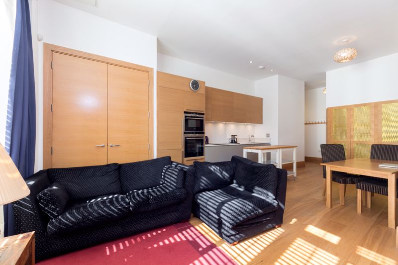 2 bed Flat for rent in London. From Capital Heights