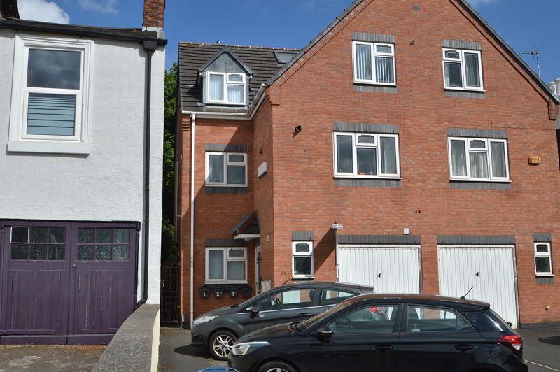 2 bed 1st Floor Flat for rent in Major's Green. From Glovers Estate Agents - Kings Heath 2 bed 1st Floor Flat for rent in Major's Green. From Glovers Estate Agents - Kings Heath