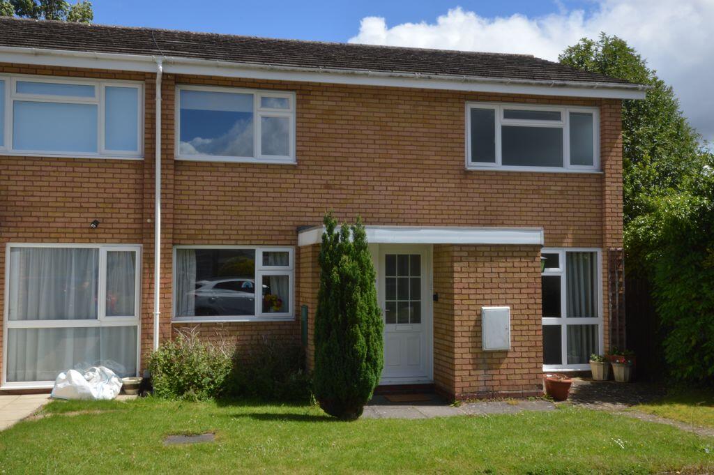 2 bed 1st Floor Flat for rent in Bateman's Green. From Glovers Estate Agents - Kings Heath