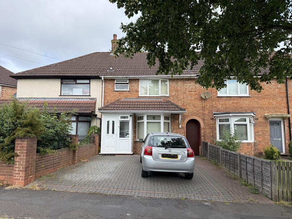 3 bed Town House for rent in Major's Green. From Glovers Estate Agents - Kings Heath