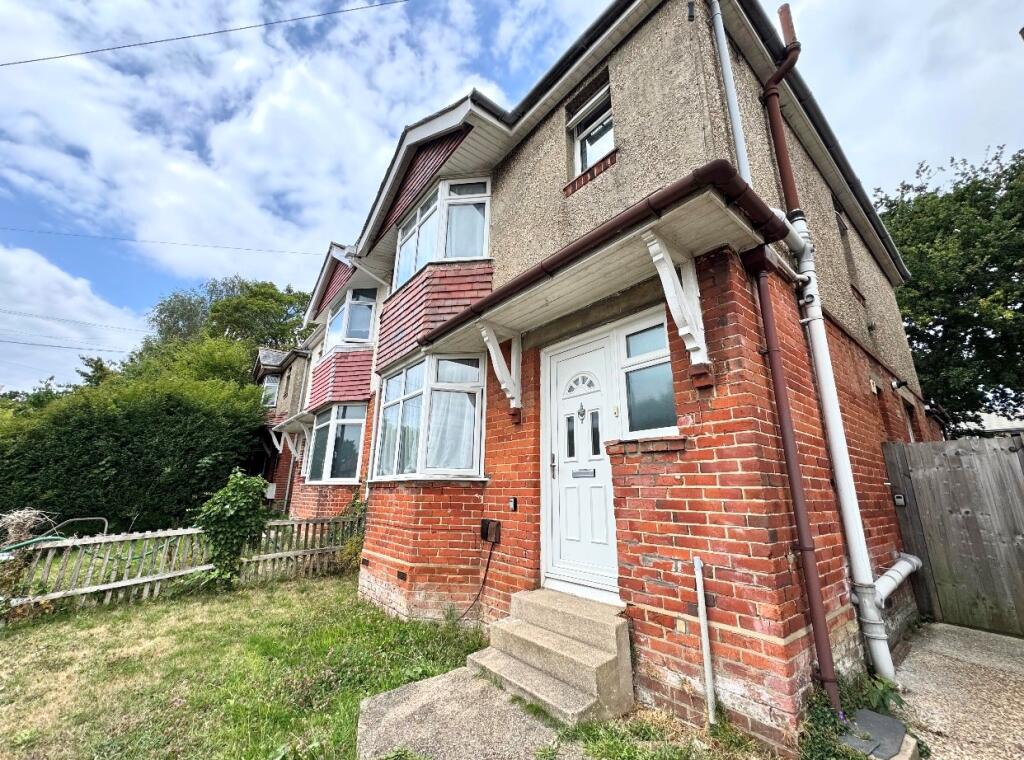 4 bed House for rent in Rownhams. From Tenant Link