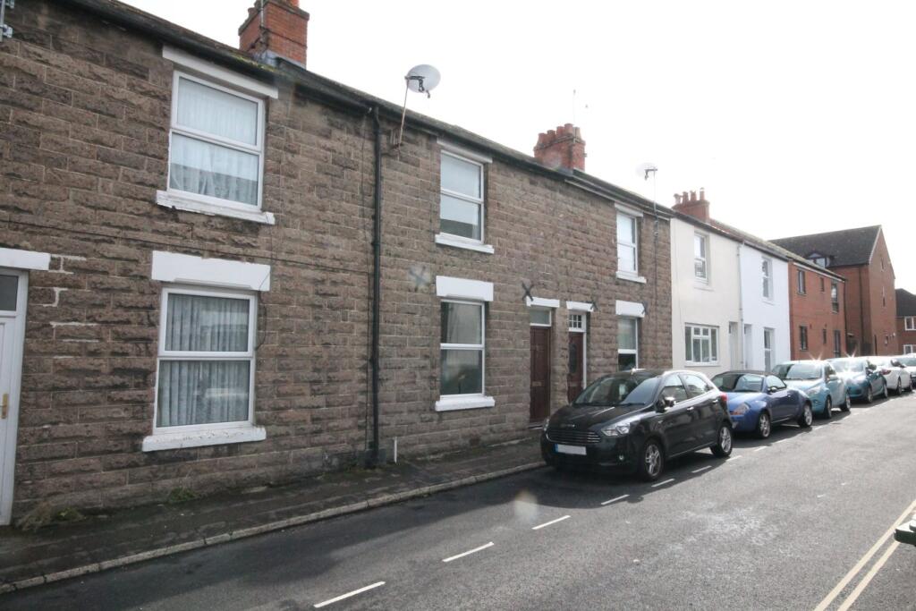 2 bed Mid Terraced House for rent in Newbury. From Cricketts Of Berkshire - Newbury