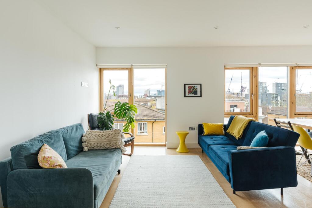 3 bed 1st Floor Flat for rent in Bow. From Easthaus - London