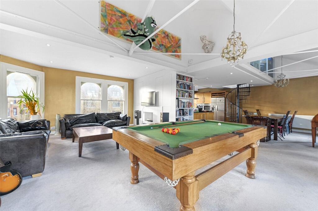 4 bed Annexe for rent in London. From Easthaus - London