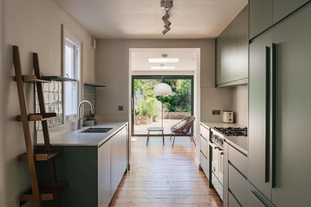 3 bed End of Terrace for rent in Hackney. From Easthaus - London 3 bed End of Terrace for rent in Hackney. From Easthaus - London