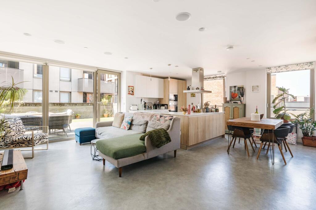 3 bed 1st Floor Flat for rent in Hackney. From Easthaus - London 3 bed 1st Floor Flat for rent in Hackney. From Easthaus - London