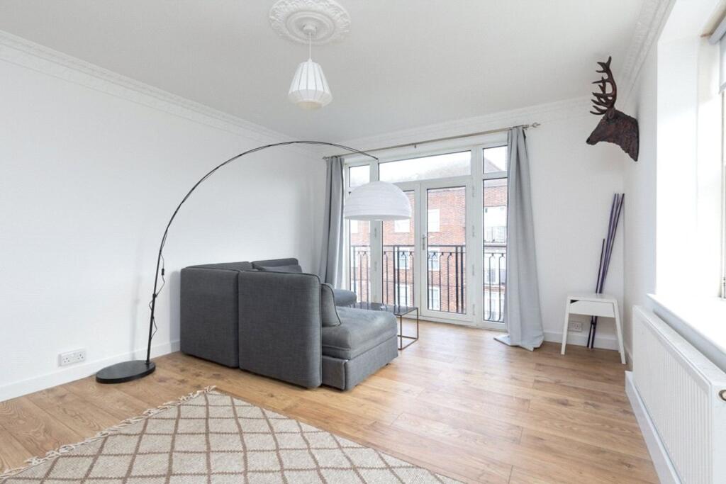 3 bed Apartment for rent in Bethnal Green. From Easthaus - London 3 bed Apartment for rent in Bethnal Green. From Easthaus - London
