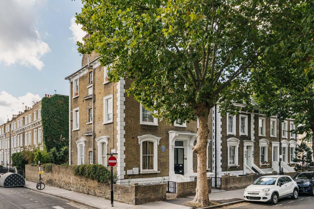 3 bed 1st Floor Flat for rent in London. From Easthaus - London