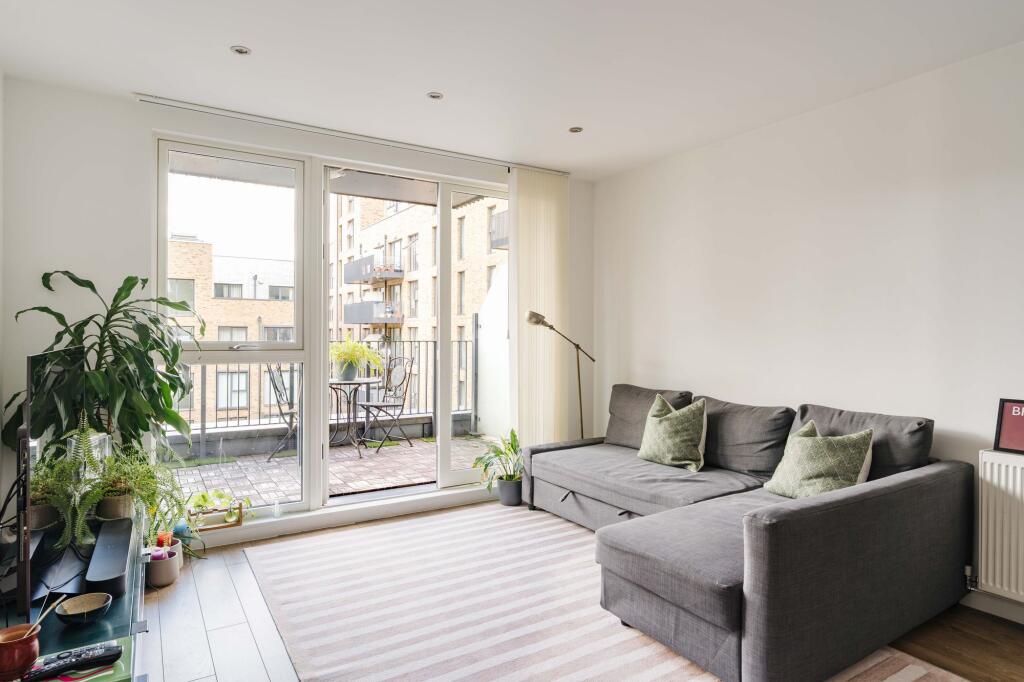 2 bed 1st Floor Flat for rent in Bow. From Easthaus - London