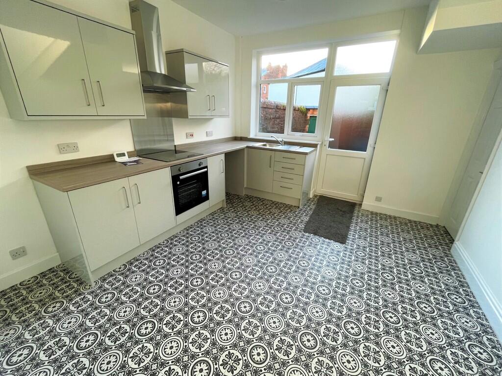 3 bed Mid Terraced House for rent in Kirkham. From Easthams & Co - Fulwood