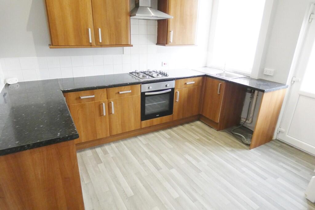 2 bed Mid Terraced House for rent in Preston. From Easthams & Co - Fulwood