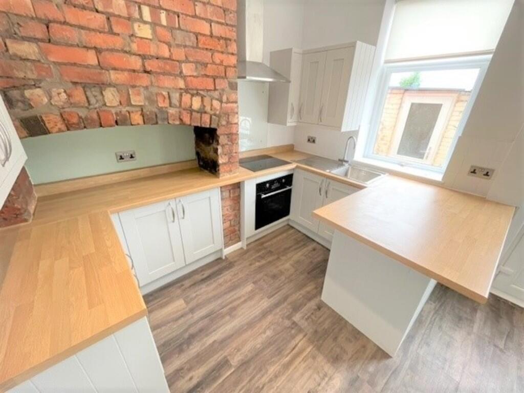 3 bed Mid Terraced House for rent in Preston. From Easthams & Co - Fulwood 3 bed Mid Terraced House for rent in Preston. From Easthams & Co - Fulwood