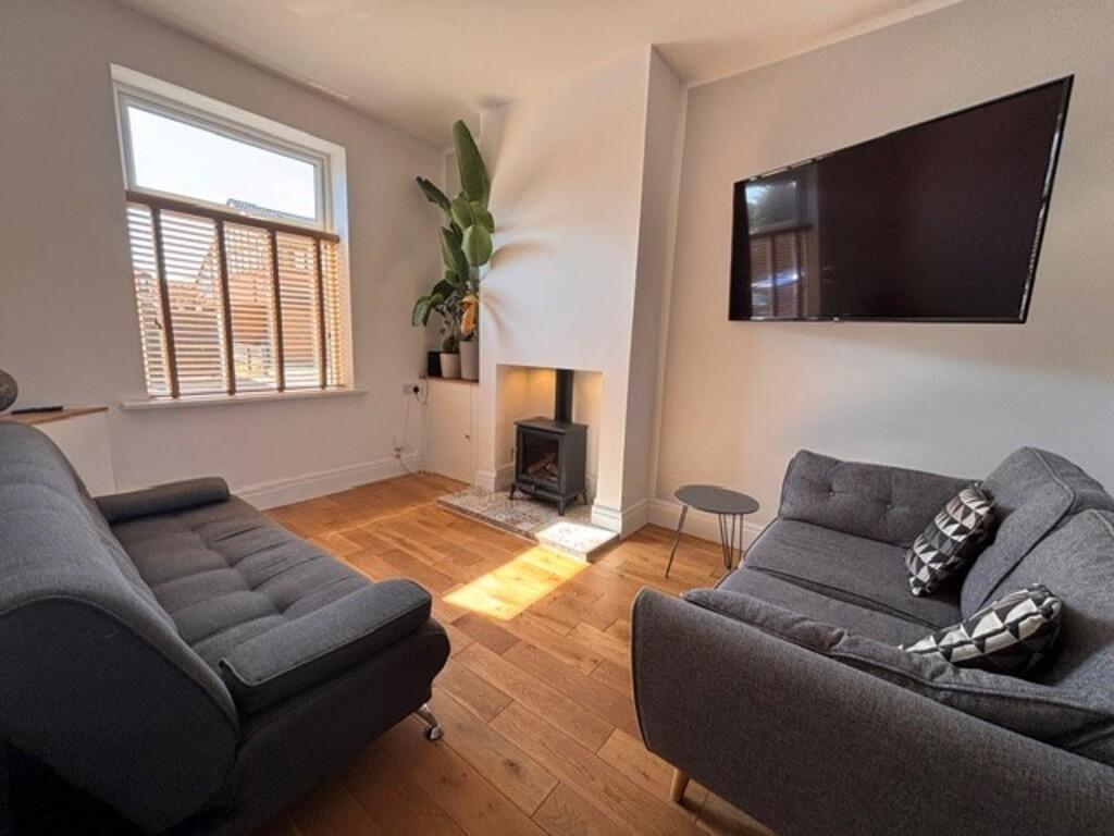 2 bed Mid Terraced House for rent in Preston. From Easthams & Co - Fulwood