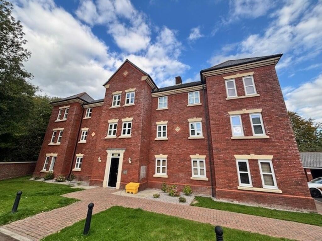 2 bed House (unspecified) for rent in Cow Hill. From Easthams & Co - Fulwood