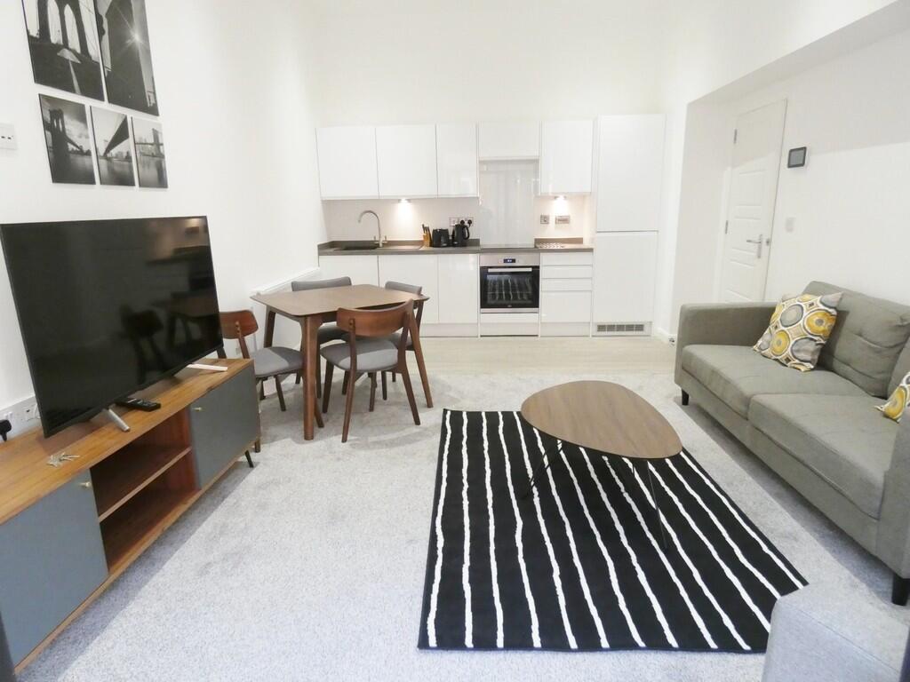 2 bed Apartment for rent in Lower Penwortham. From Easthams & Co - Fulwood 2 bed Apartment for rent in Lower Penwortham. From Easthams & Co - Fulwood